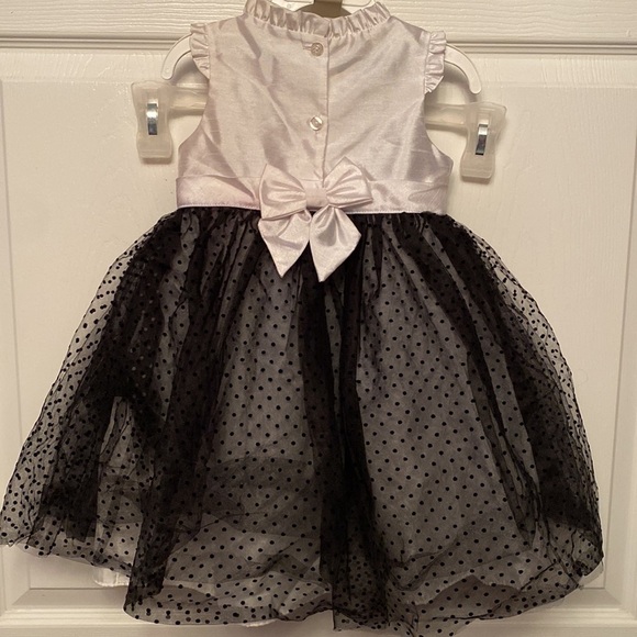 T Wendy Bellissimo dressy pretty baby girls dress 24M.   EUC - Picture 3 of 4